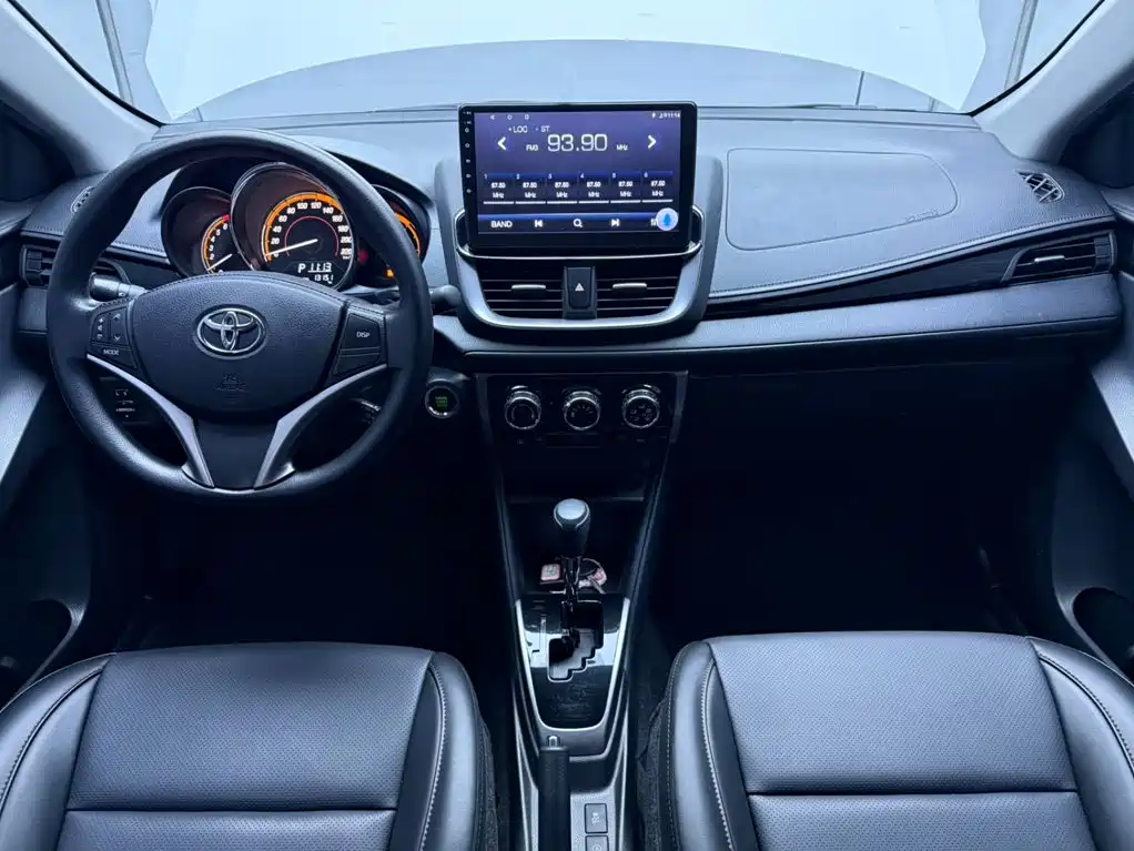 Toyota Yaris L — миниатюра 18