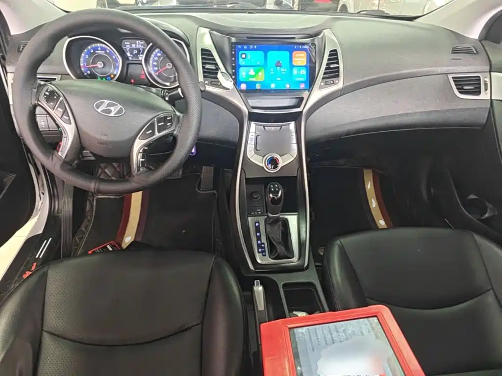 Hyundai Elantra Langdong — миниатюра 10