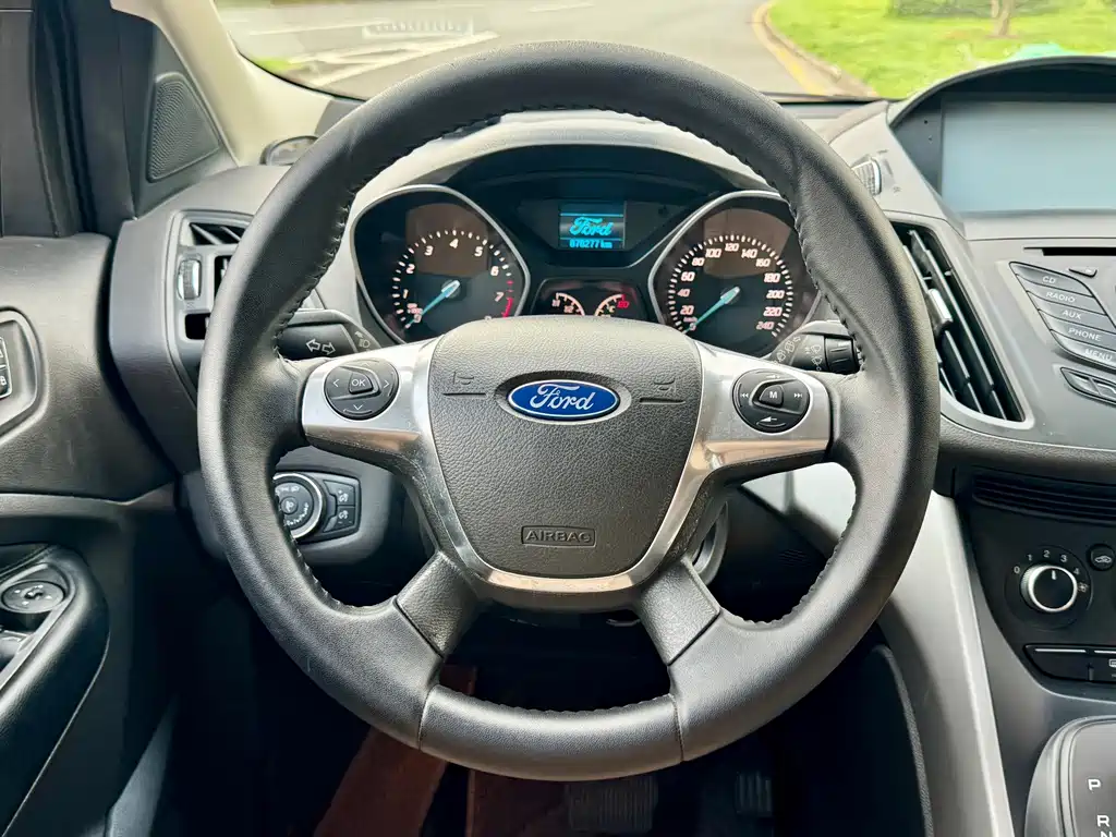 Ford Kuga — миниатюра 14