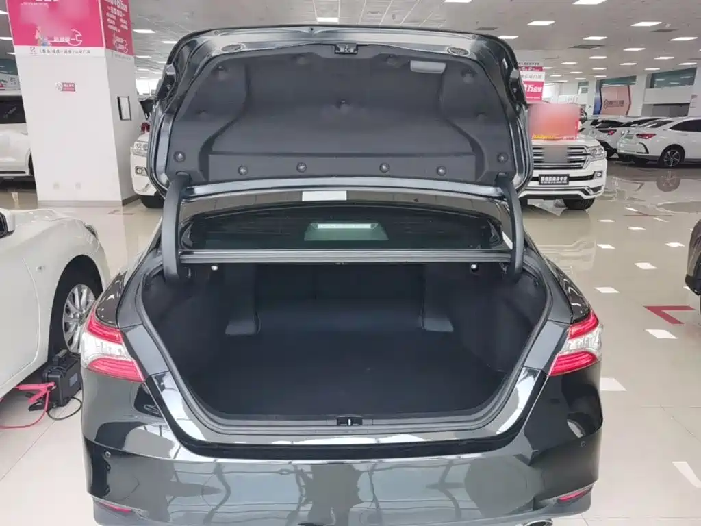 Toyota Camry — миниатюра 19