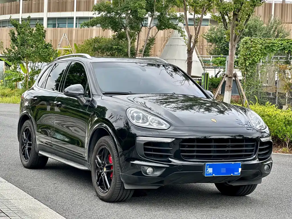 Porsche Cayenne — миниатюра 3