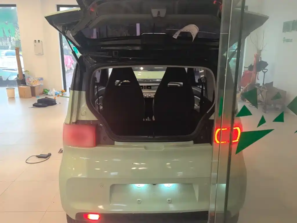 Wuling MINIEV — миниатюра 19