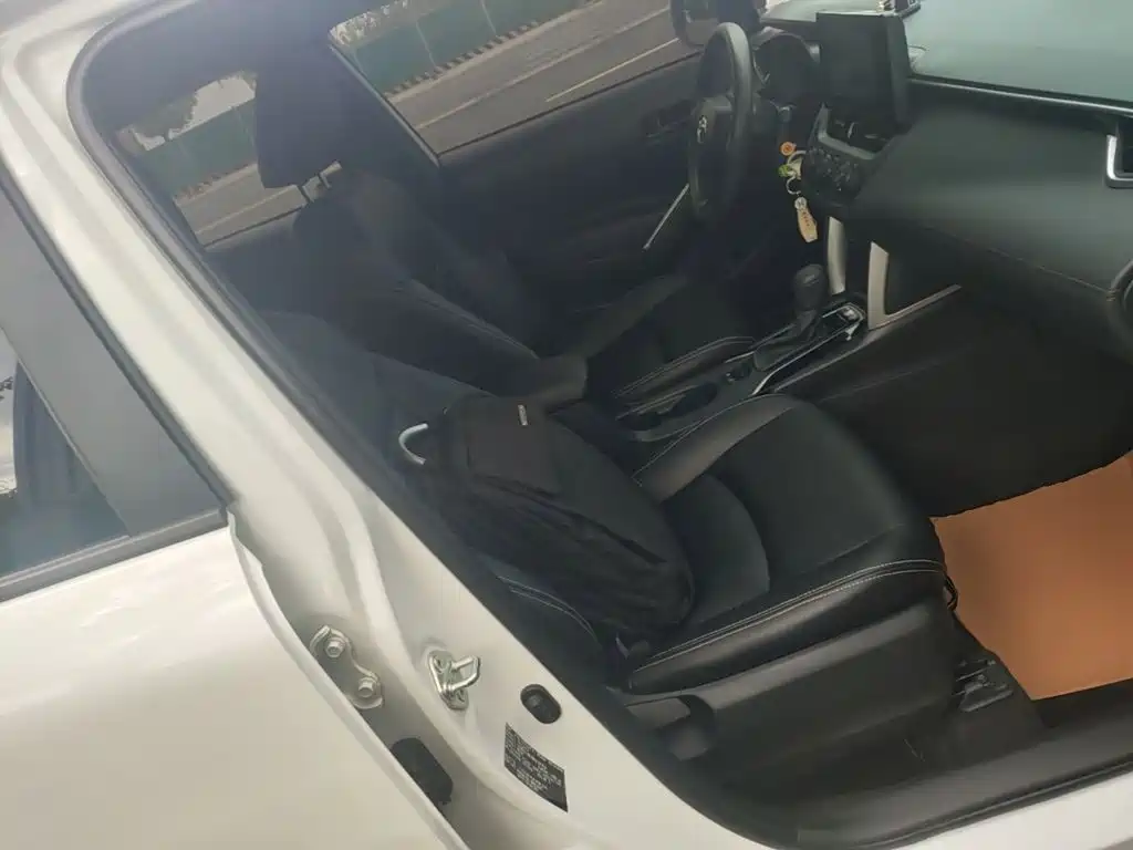 Toyota Corolla Cross — миниатюра 25