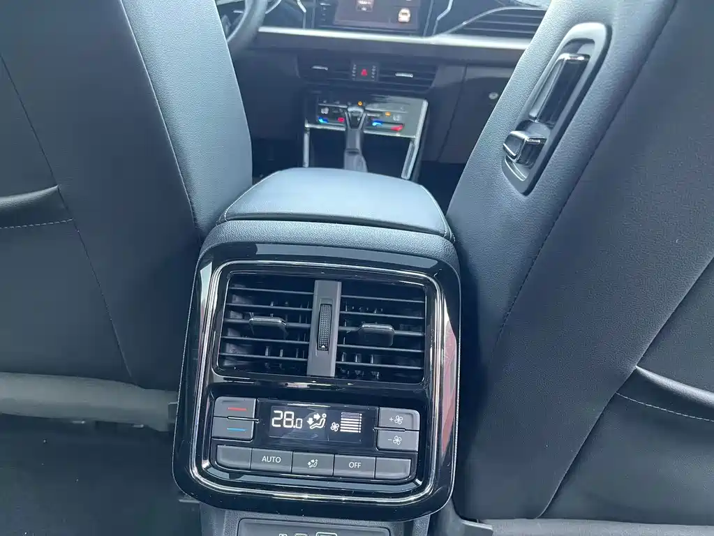 Volkswagen Passat — миниатюра 21