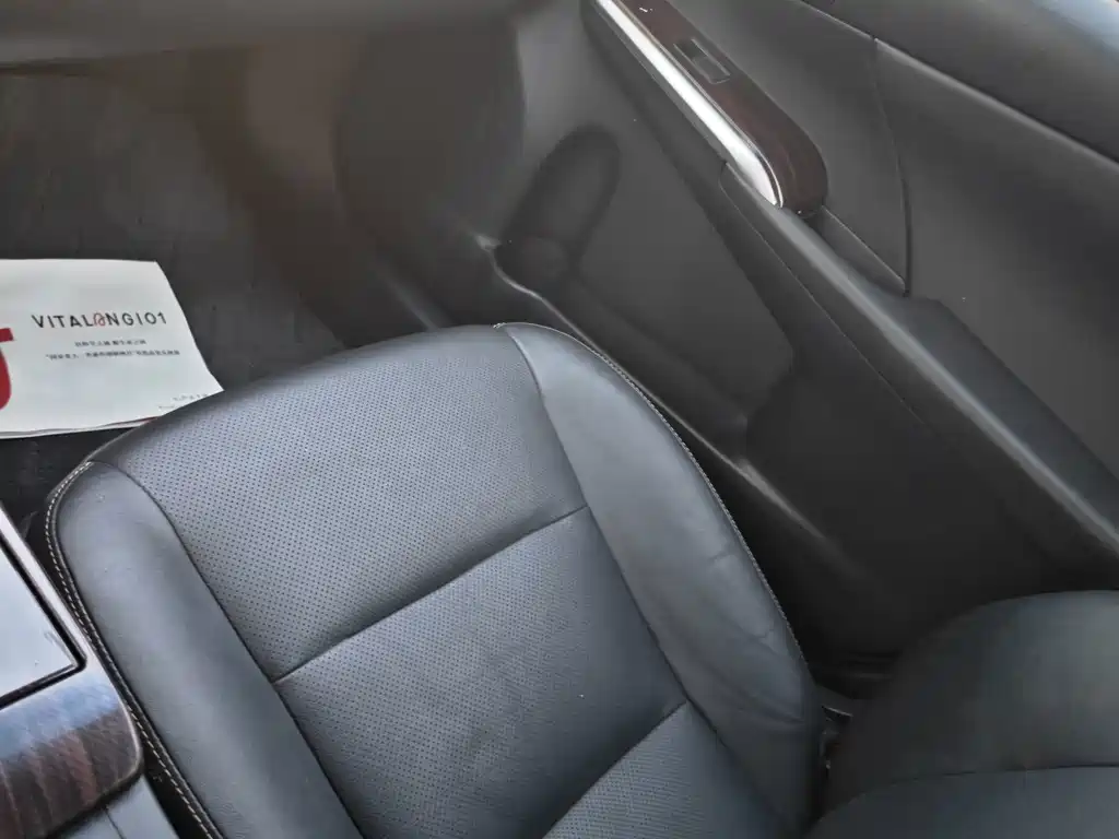 Toyota Camry — миниатюра 6