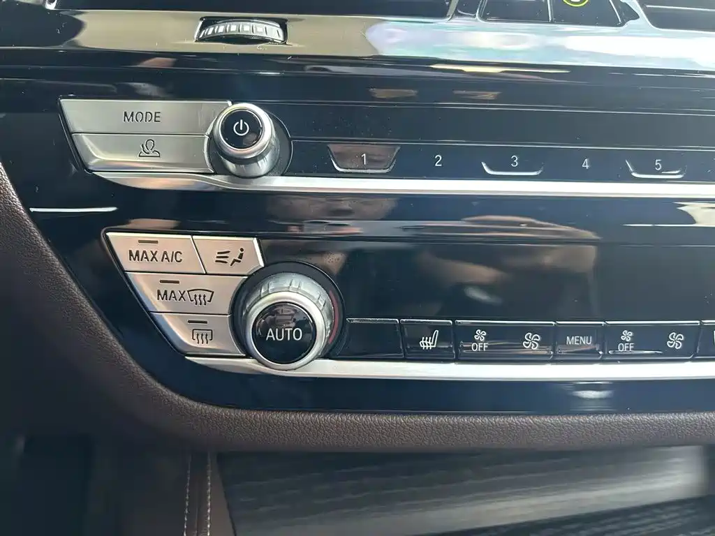 BMW 5 Series — миниатюра 14