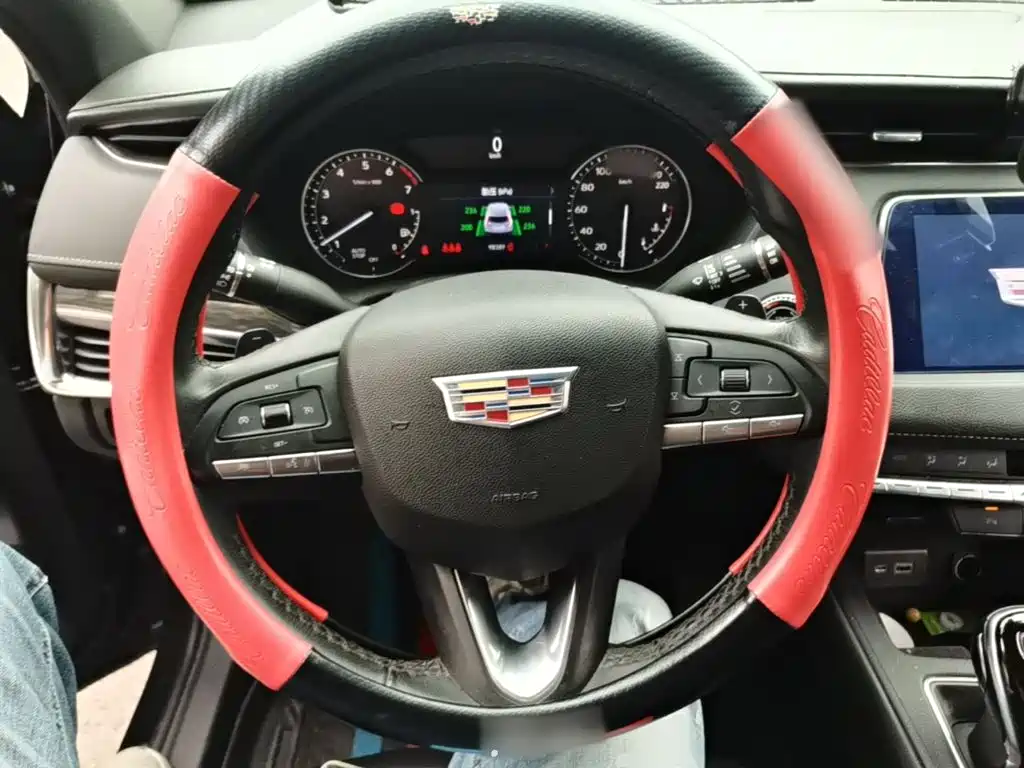 Cadillac XT4 — миниатюра 11