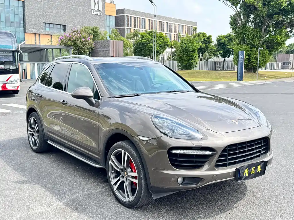 Porsche Cayenne — миниатюра 3