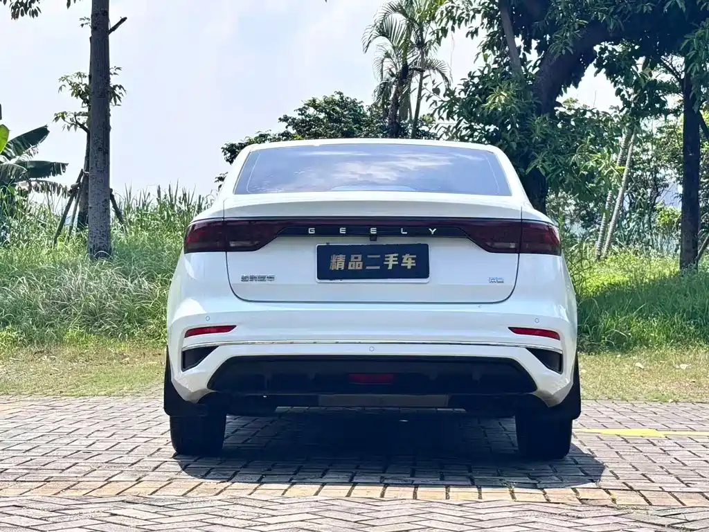 Geely Emgrand — миниатюра 5