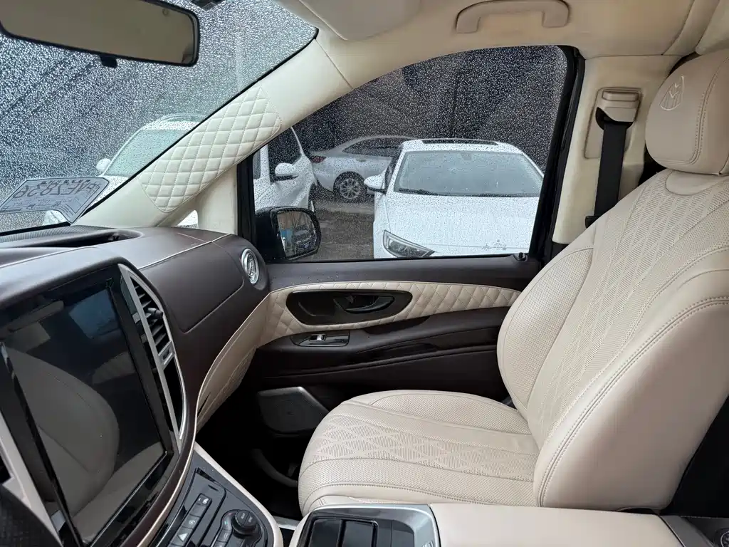 Mercedes-Benz Vito 2020 2.0T Elite 7 мест