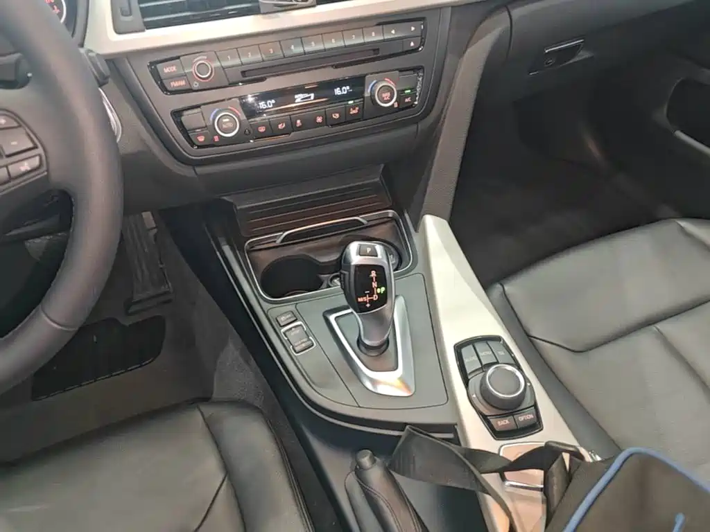 BMW 4 Series — миниатюра 14