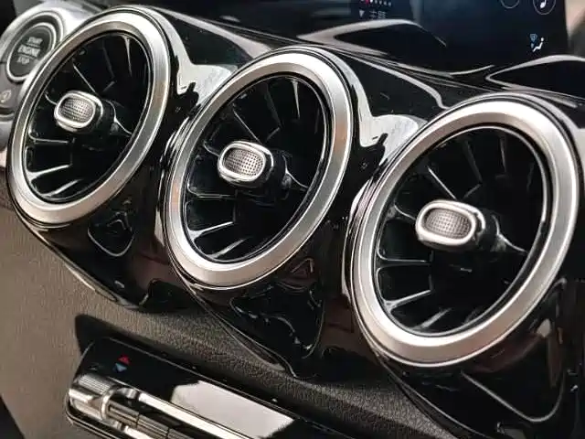 Mercedes-Benz GLB — миниатюра 4
