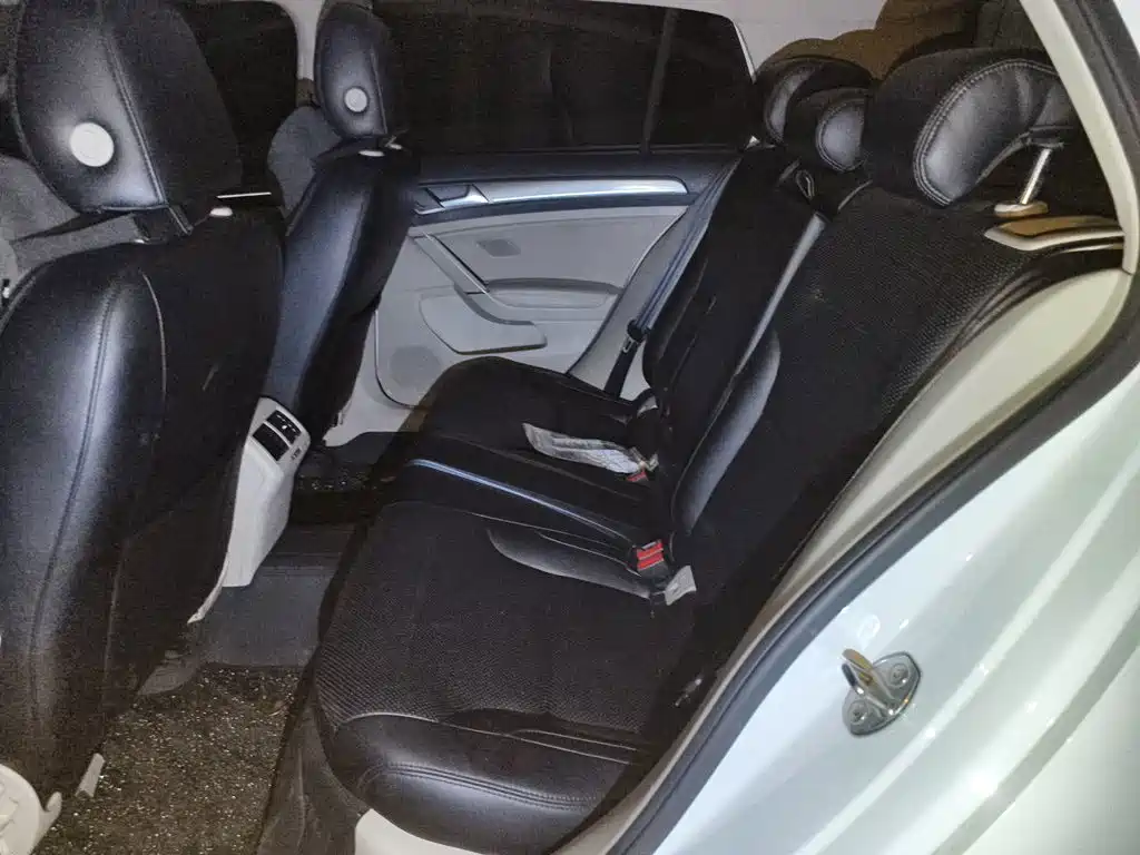Volkswagen Golf — миниатюра 13