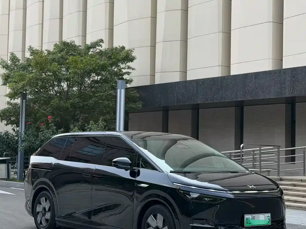 XPeng X9 — миниатюра 3