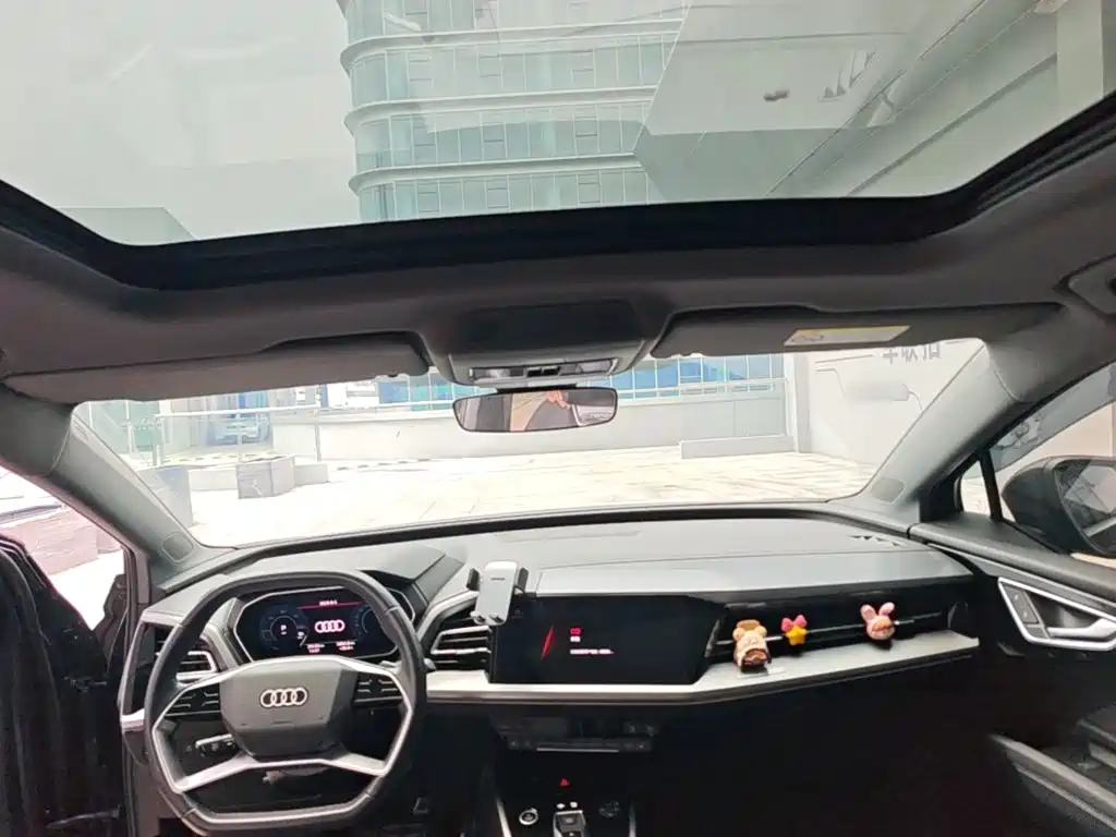 Audi Q4 e-tron — миниатюра 18