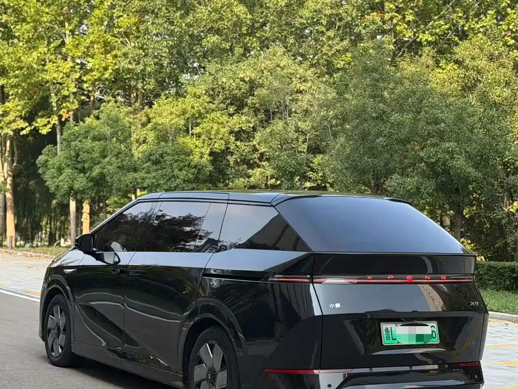 XPeng X9 — миниатюра 4