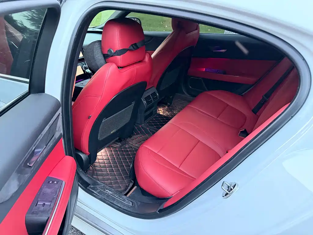 Jaguar XEL — миниатюра 9