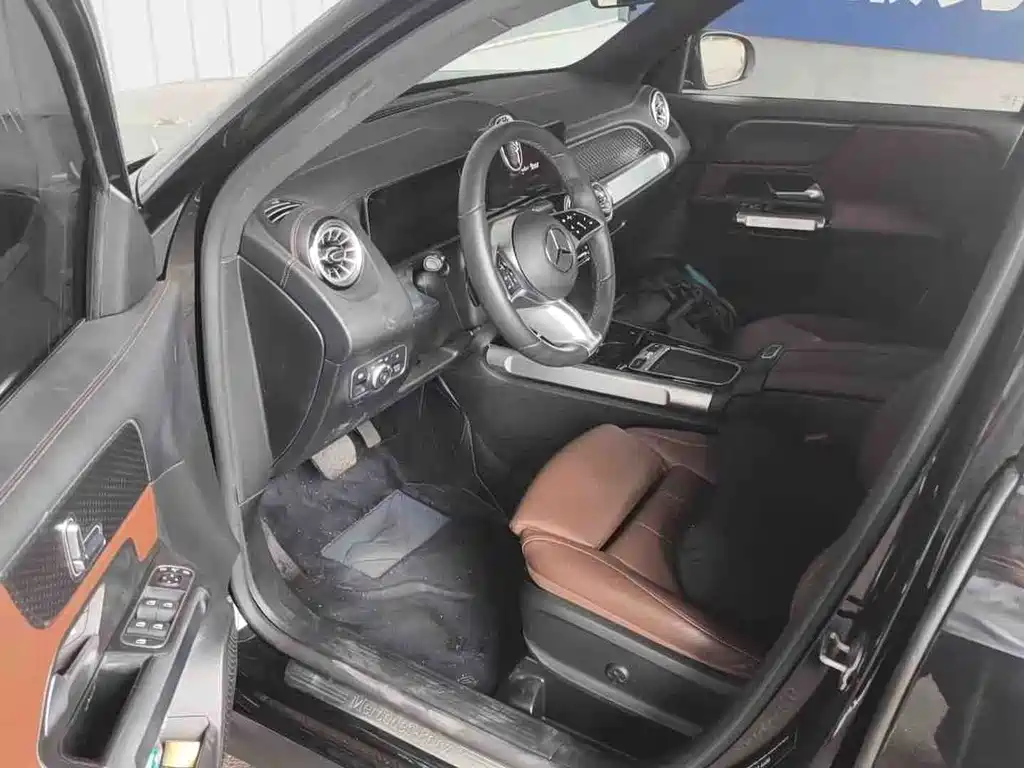 Mercedes-Benz GLB — миниатюра 8