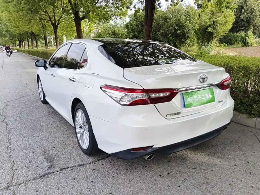 Toyota Camry — миниатюра 5
