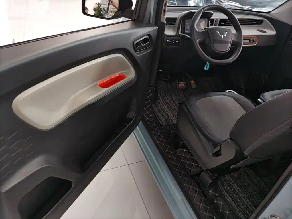 Wuling MINIEV — миниатюра 16