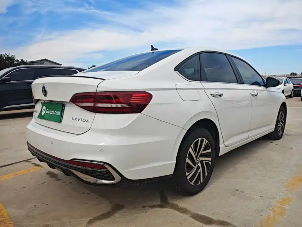 Volkswagen Lavida — миниатюра 7