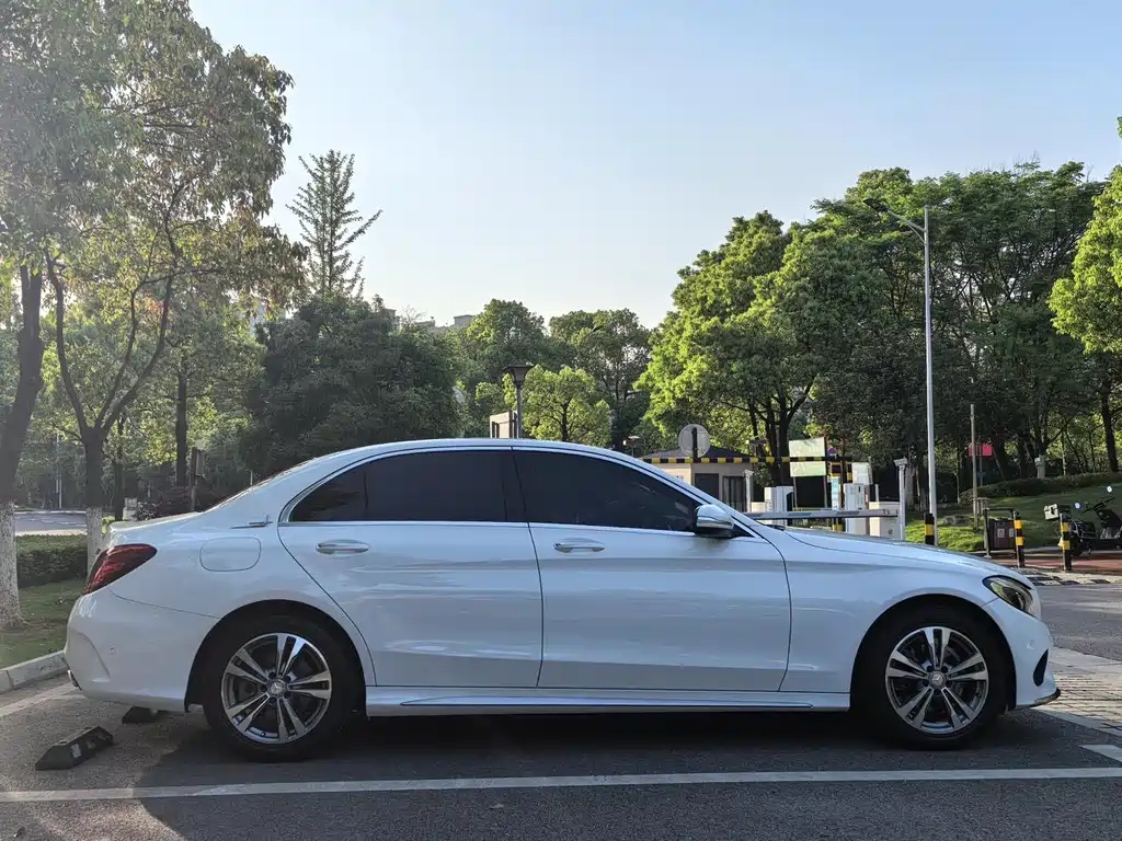 Mercedes-Benz C-Class — миниатюра 7