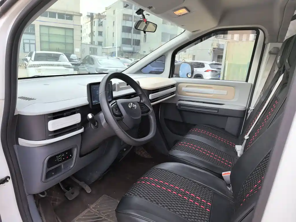Maxus V1 2025 V1+ （50kWh）