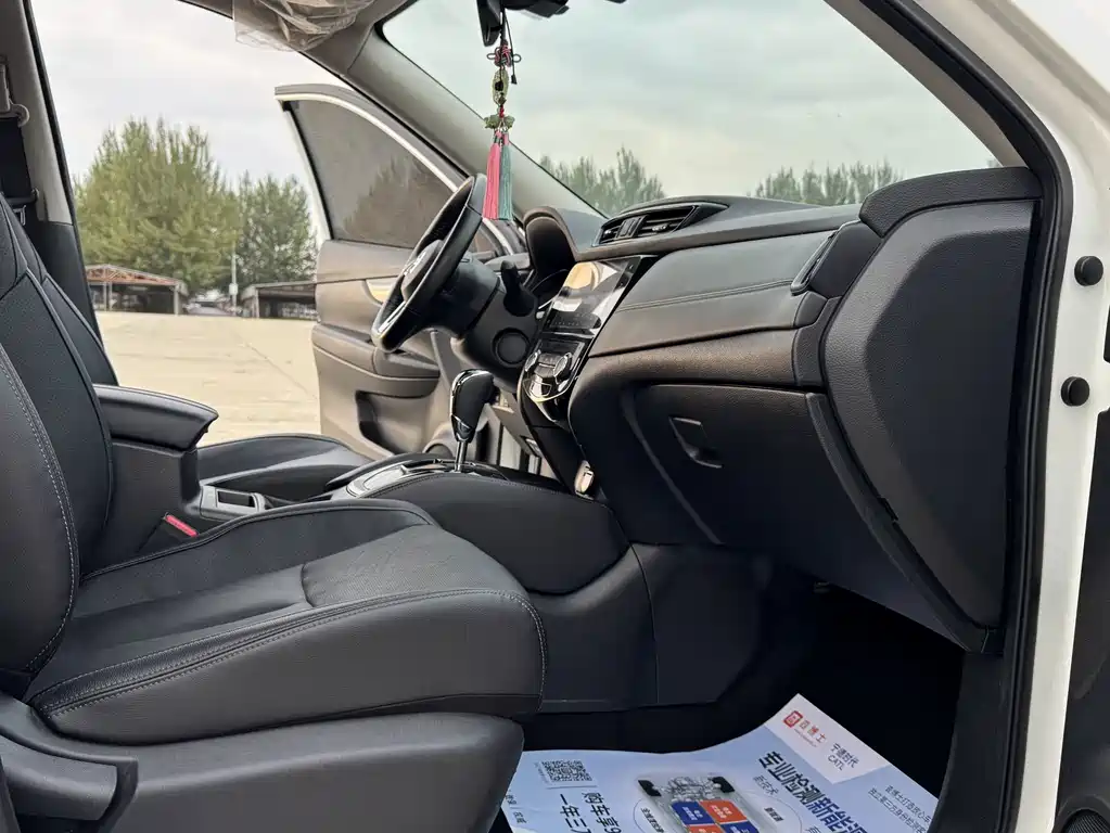 Nissan X-Trail — миниатюра 14