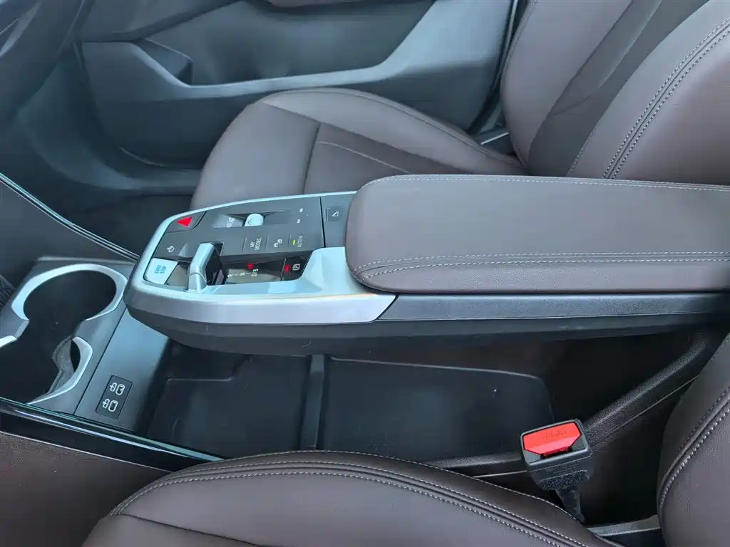 BMW iX1 — миниатюра 10