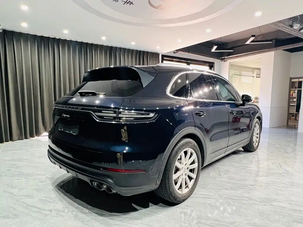 Porsche Cayenne — миниатюра 5