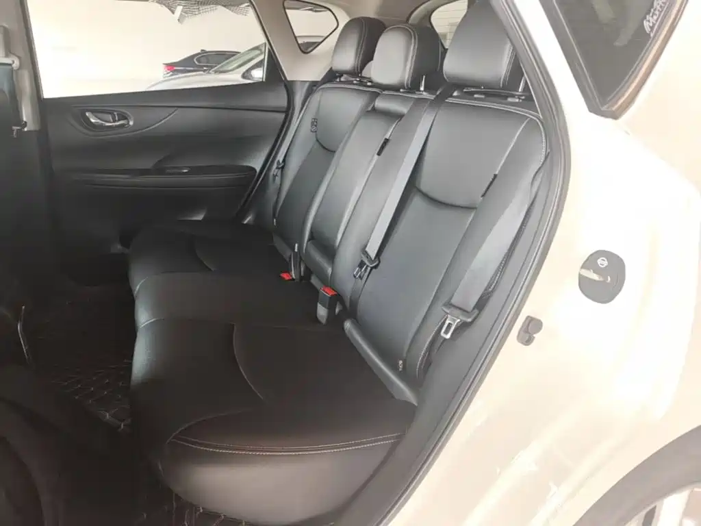 Nissan Tiida — миниатюра 17