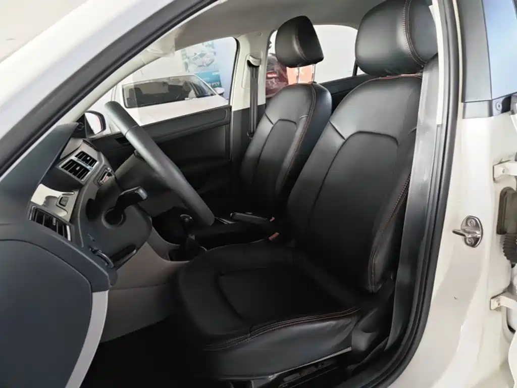 Skoda Rapid — миниатюра 15