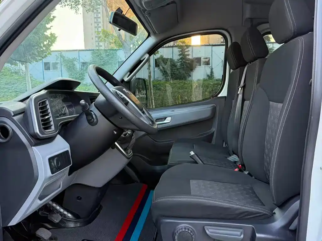 MAXUS V80 — миниатюра 4