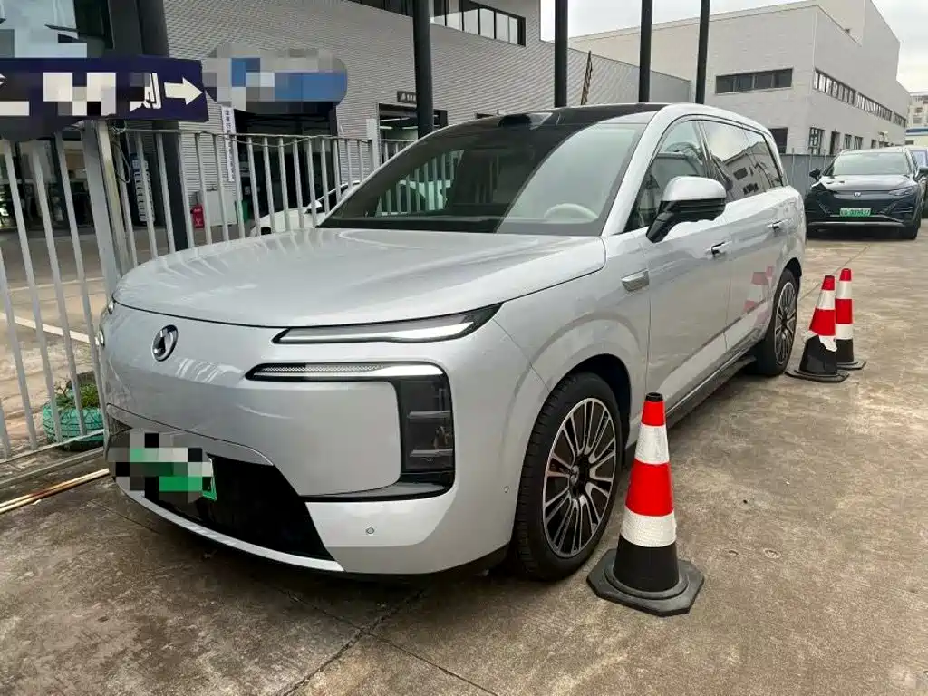 Denza Denza N8L