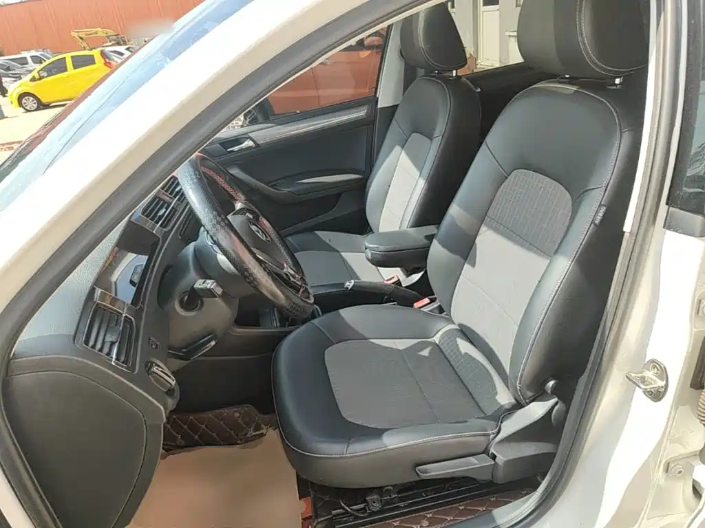 Volkswagen Santana — миниатюра 11
