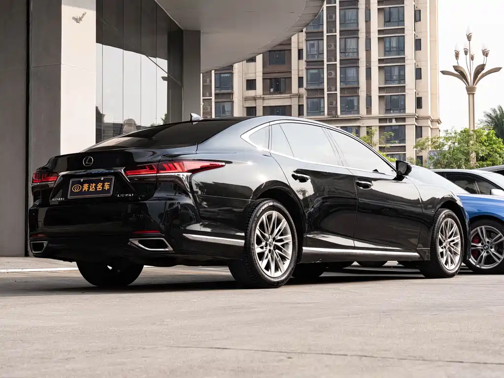 Lexus LS — миниатюра 3