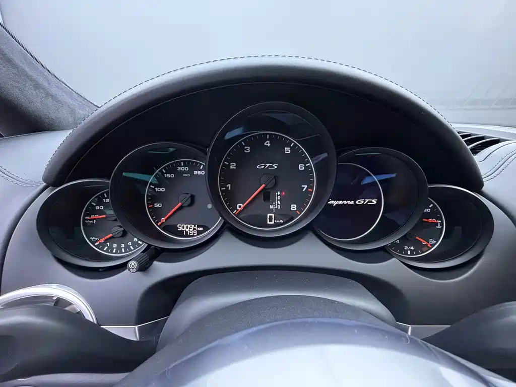 Porsche Cayenne — миниатюра 9
