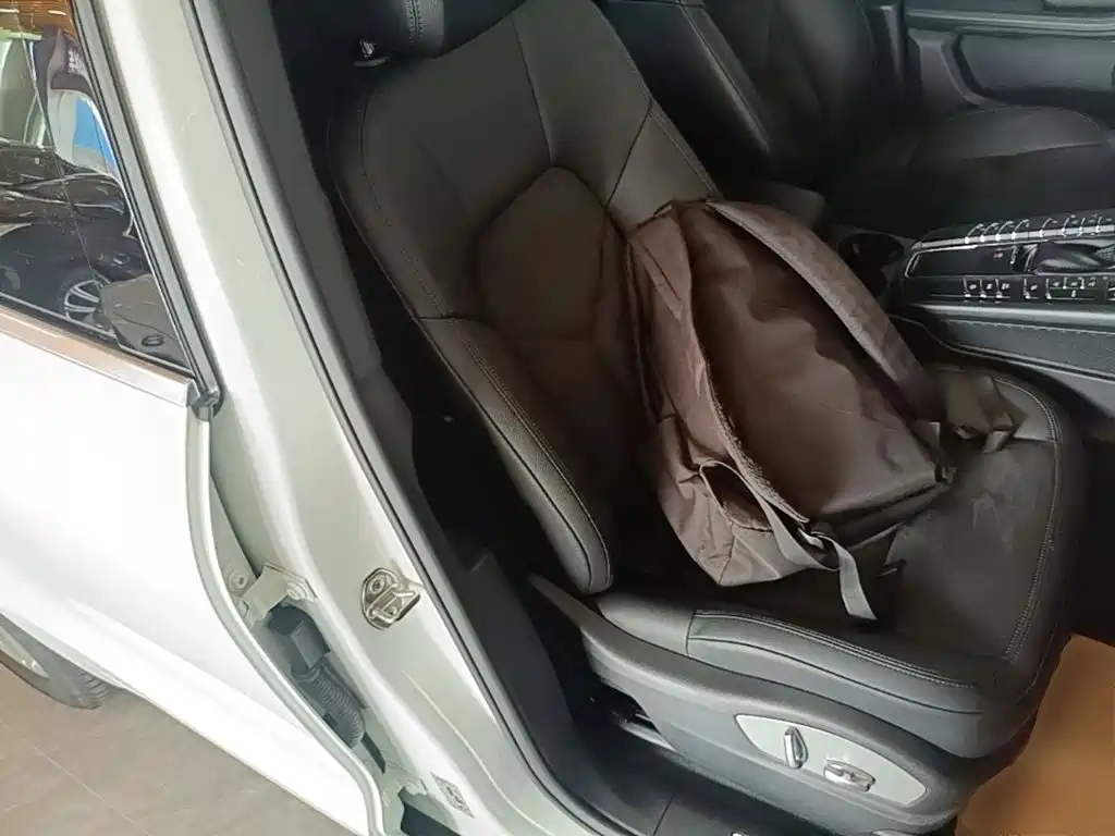 Porsche Macan — миниатюра 25