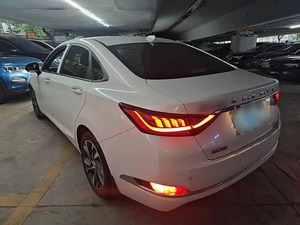 BAIC U7 — миниатюра 5