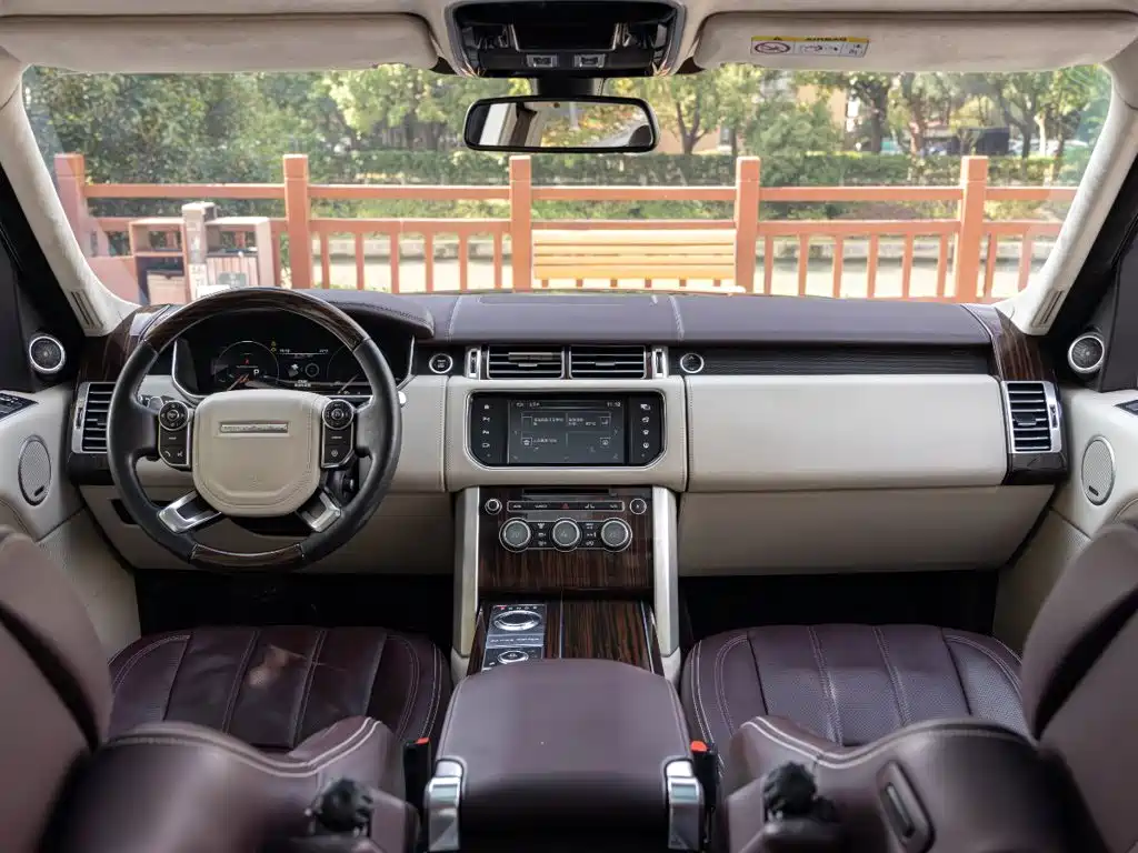 Land Rover Range Rover — миниатюра 10