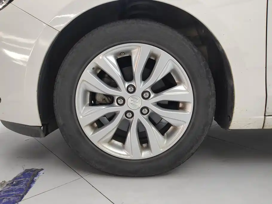 Buick Excelle — миниатюра 6