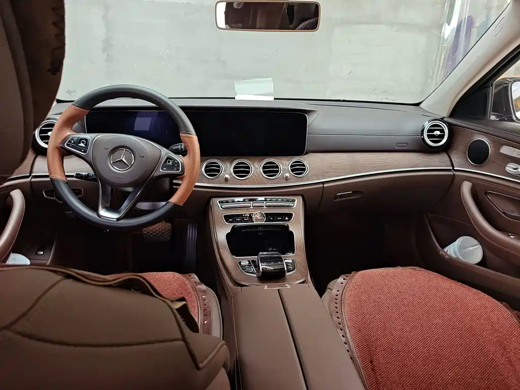 Mercedes-Benz E-Class — миниатюра 11