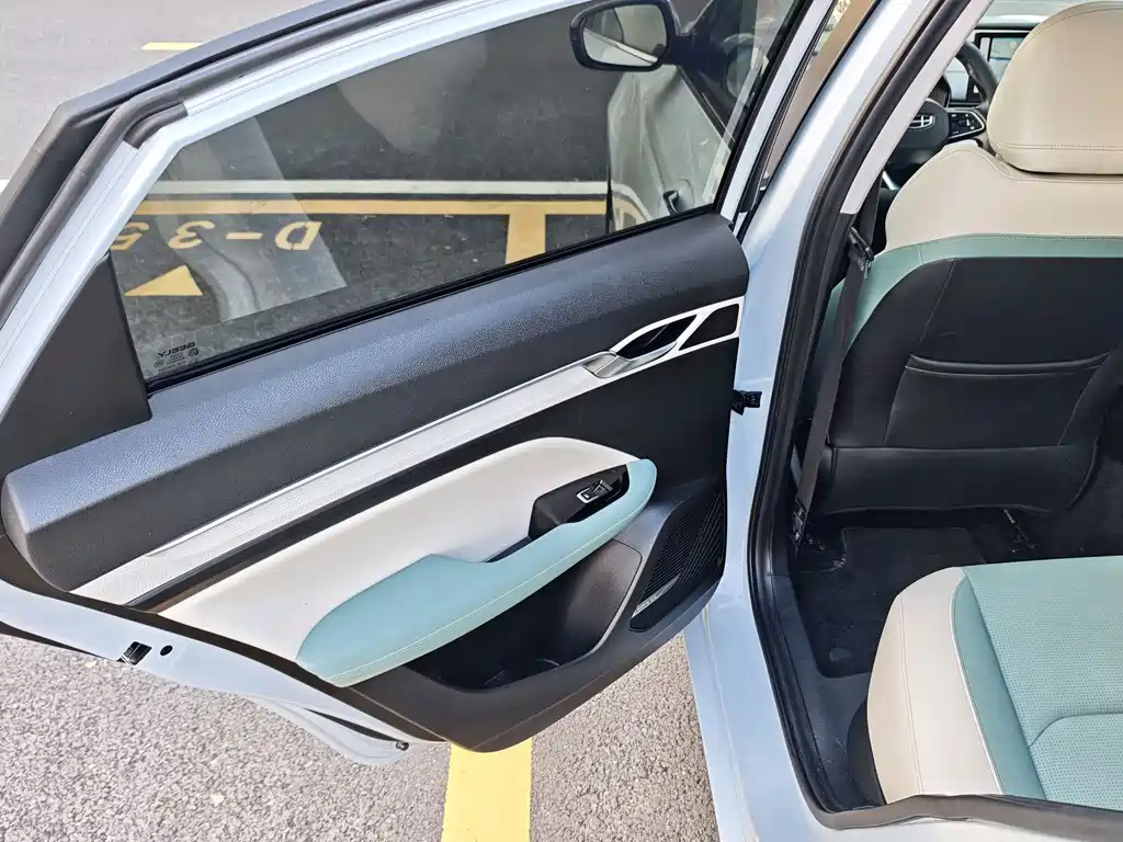 Geely L HiP — миниатюра 14