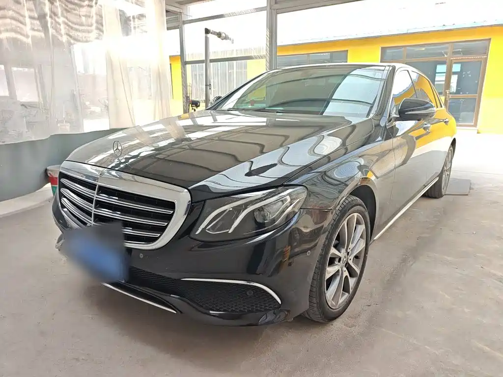 Mercedes-Benz E-Class — миниатюра 2