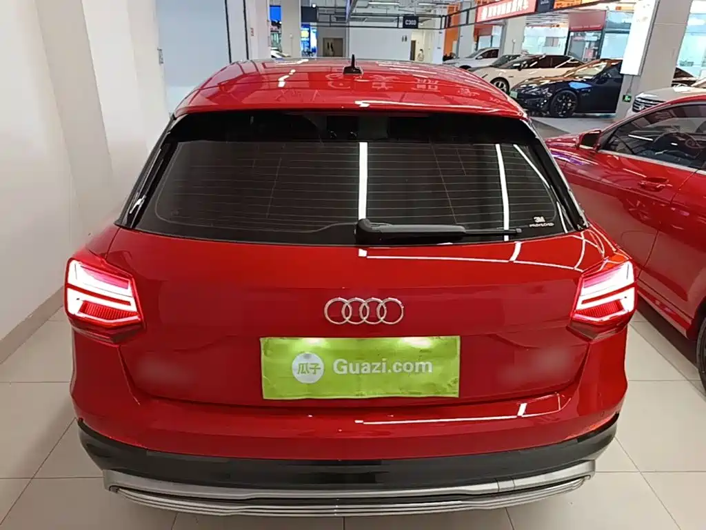 Audi Q2L e-tron — миниатюра 6
