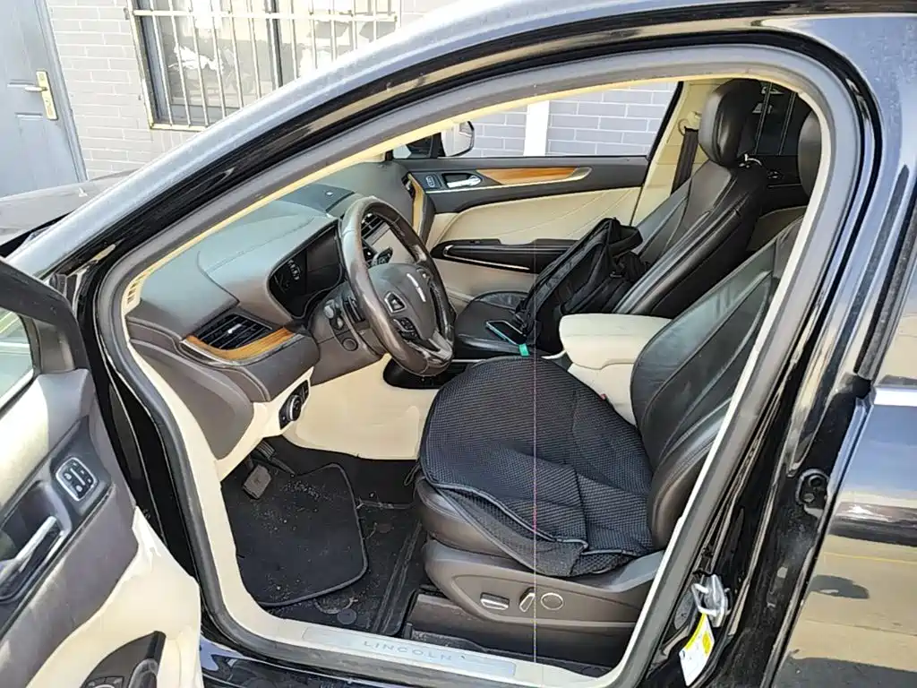 Lincoln MKC — миниатюра 16