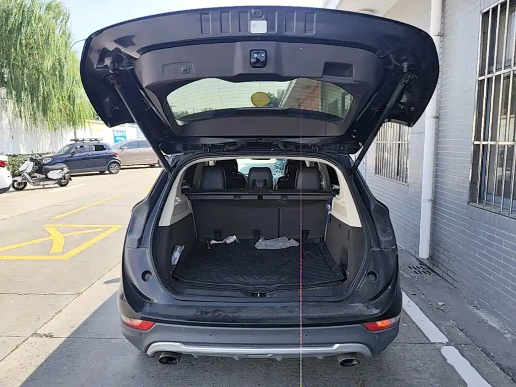 Lincoln MKC — миниатюра 19