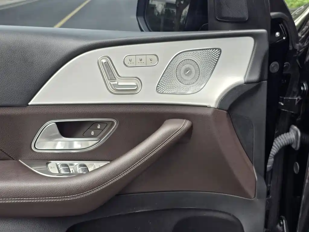 Mercedes-Benz GLE (Import) — миниатюра 7