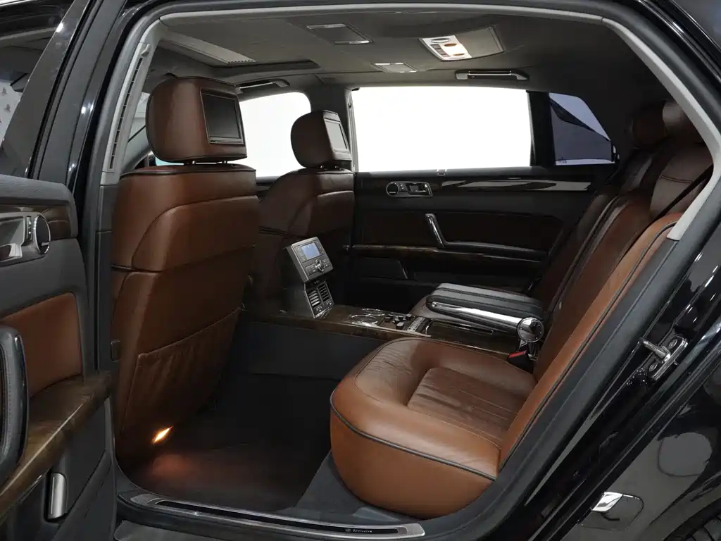 Volkswagen Phaeton — миниатюра 8