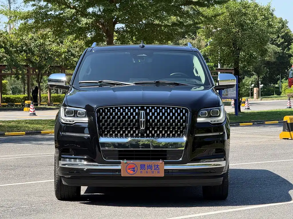 Lincoln Navigator